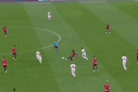 斗球体育直播官网-【意甲】吉鲁点射x2，普利希奇特奥破门，米兰4-1登顶