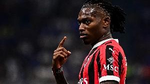 斗球体育直播电脑版-隆戈：莱奥将因伤缺席对阵莱切比赛，阿莱格里只有三名前锋可用