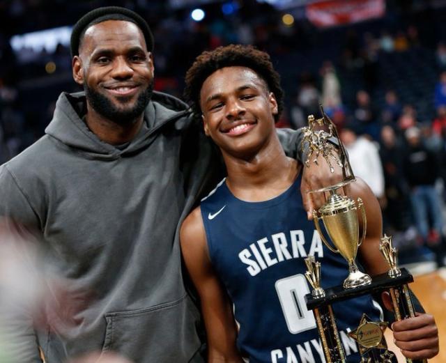 1693013649047052105.jpg a5200b89ly1hh9ss3ekwsj20iw0feq4q.jpg